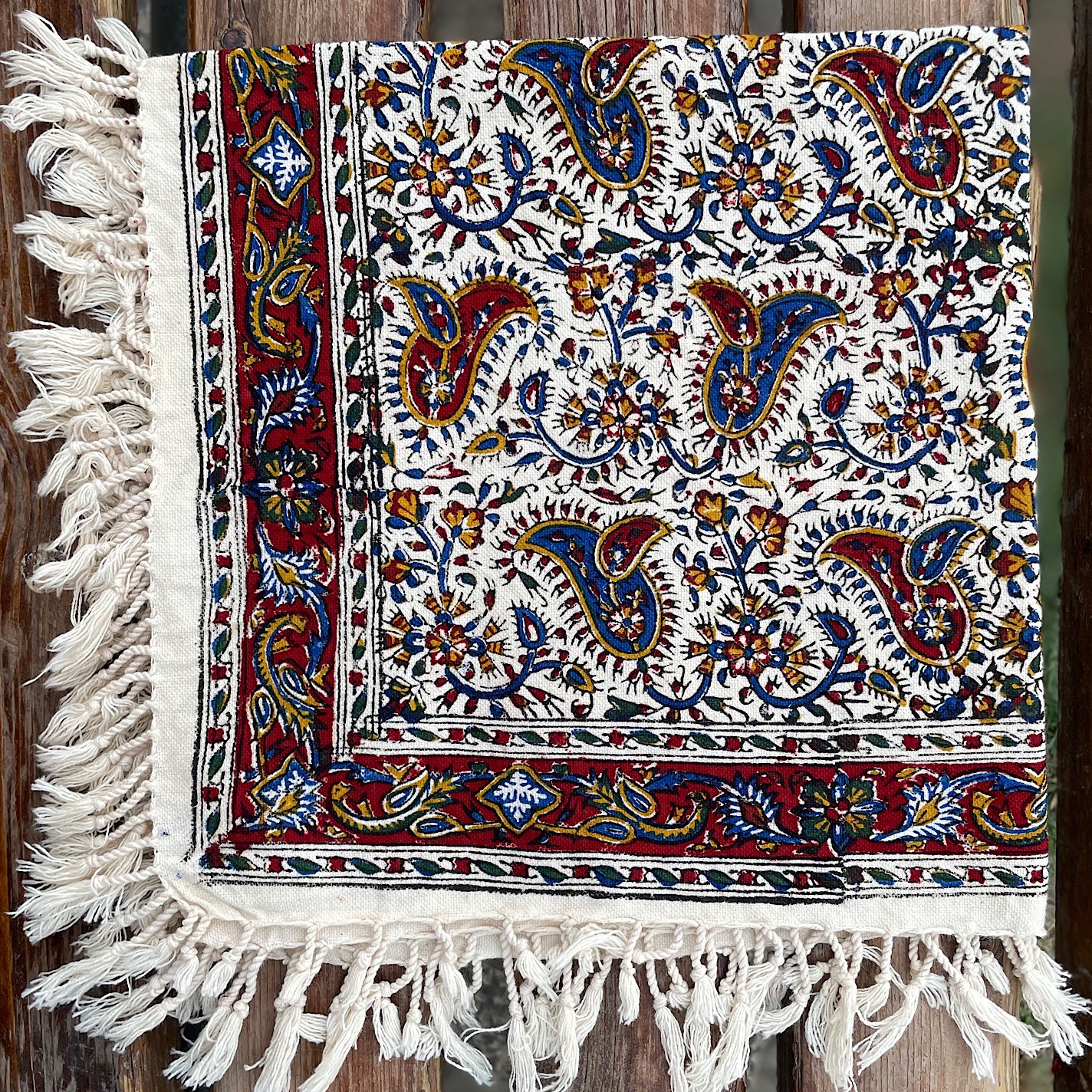 رومیزی عسلی قلمکار طرح مادربچه