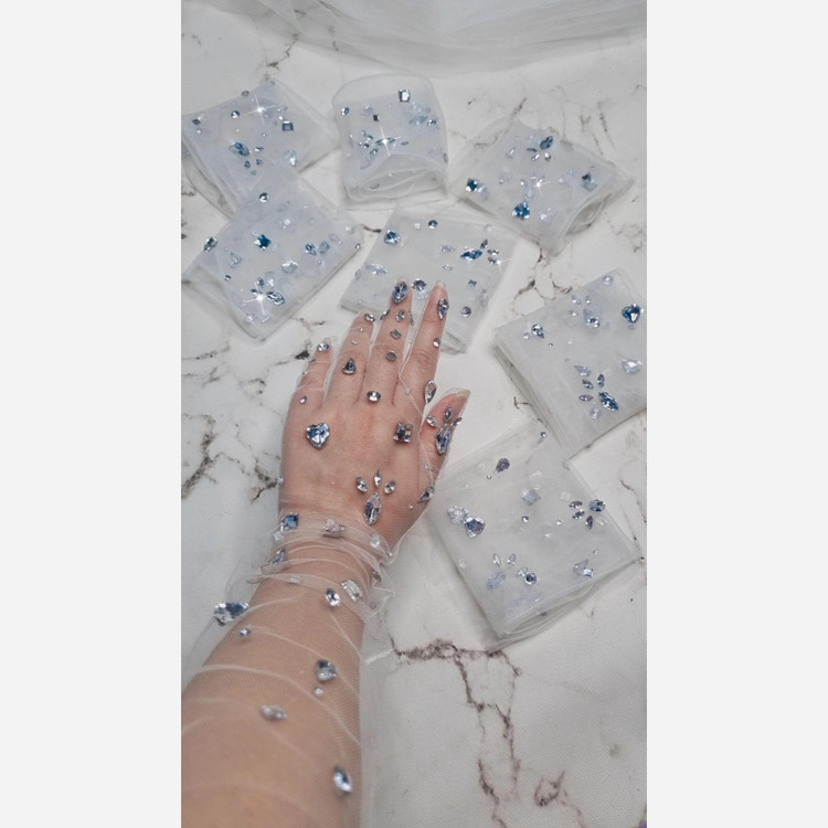 دستکش زنانه مجلسی ساق بلند نگین دار دارای رنگ بندی متنوع (پس کرایه)