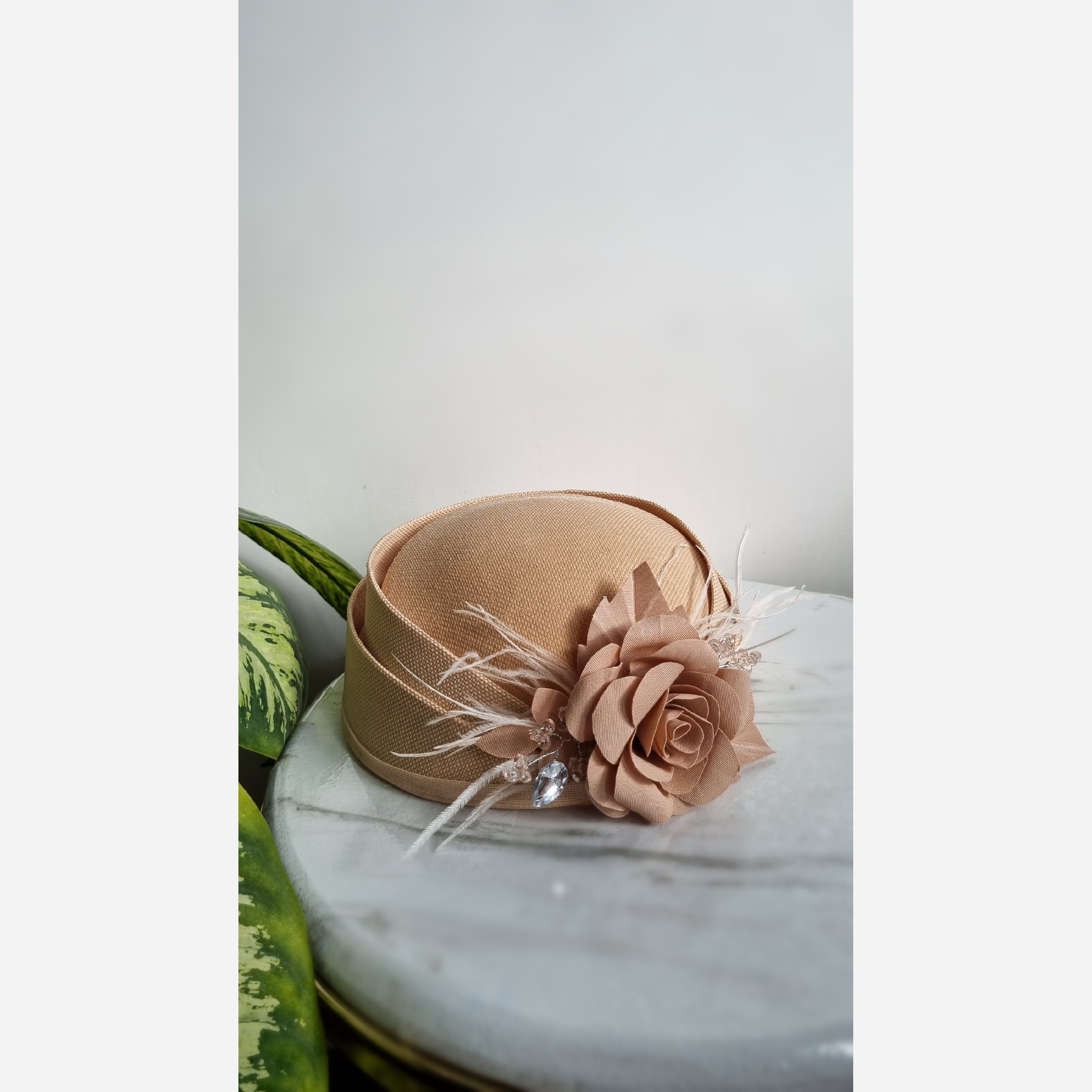 کلاه مجلسی و عروس زنانه مدل دو طبقه (دارای رنگ بندی) (پس کرایه)