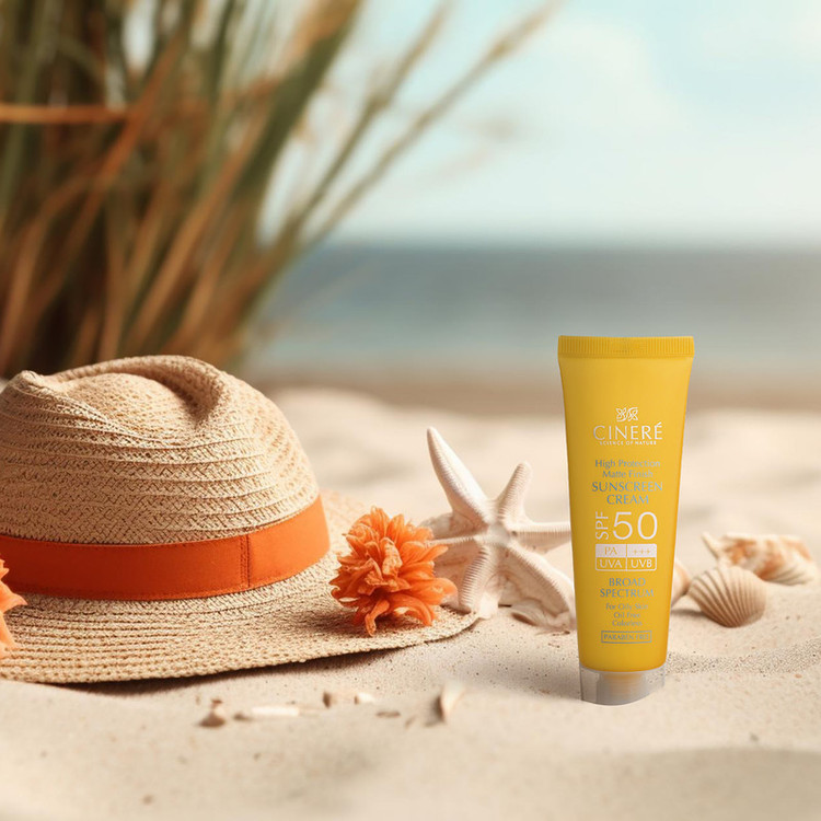 کرم ضدآفتاب بیرنگ سینره مدل SPF50 مناسب پوست چرب، حجم 50 میلیلیتر
