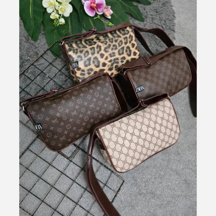 کیف کاربردی چرمی طرح دار سایز آزاد