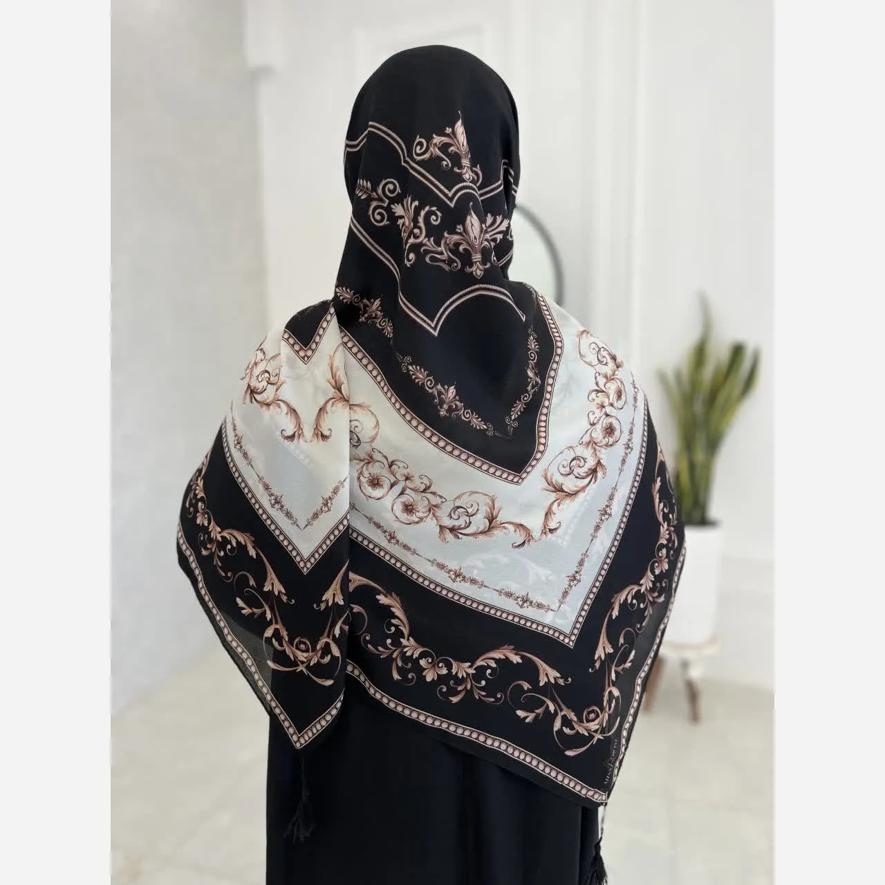 روسری کرپ نخ مشکی قواره بلند