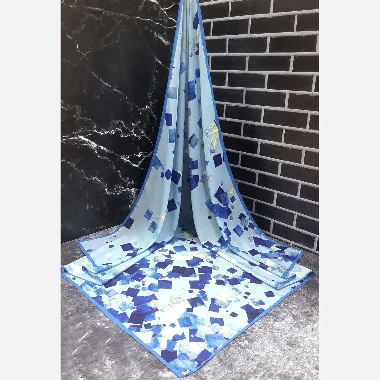 روسری نخ کاستوم طرح باران سایز 140 آبی هندسی اسپرت