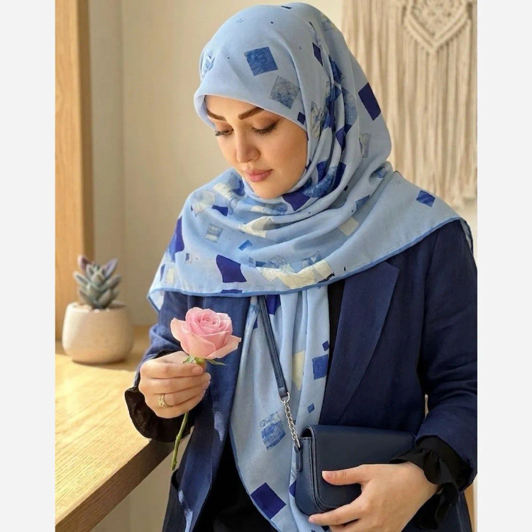 روسری نخ کاستوم طرح باران سایز 140 آبی هندسی اسپرت