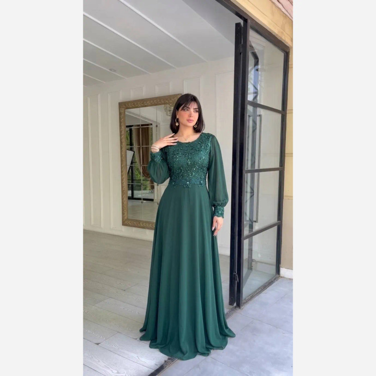 پیراهن مجلسی زنانه سایز بزرگ حریر و دانتل پولکی پوشیده کاپدار رنگ مشکی سورمه ای سبز بادمجونی زرشکی