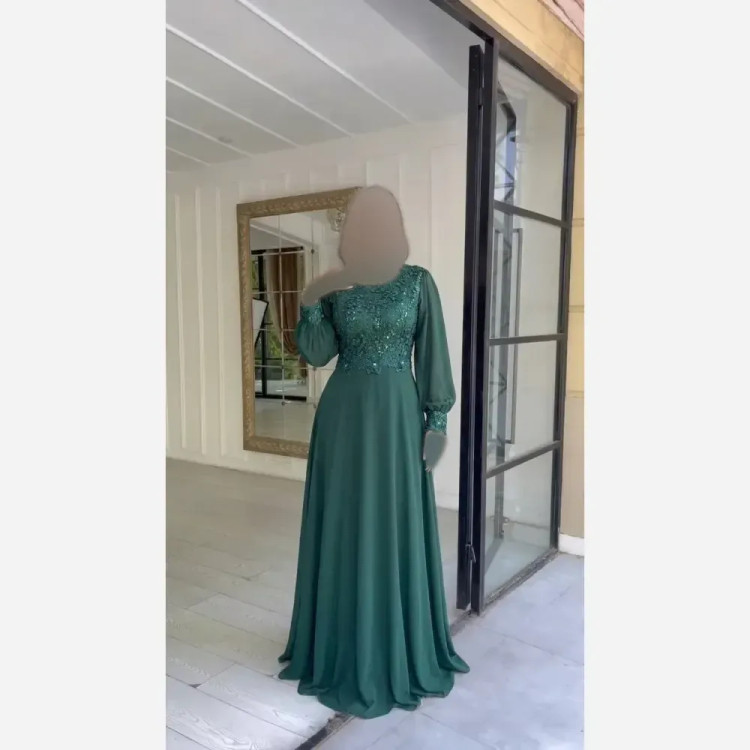 پیراهن مجلسی زنانه سایز بزرگ حریر و دانتل پولکی پوشیده کاپدار رنگ مشکی سورمه ای سبز بادمجونی زرشکی