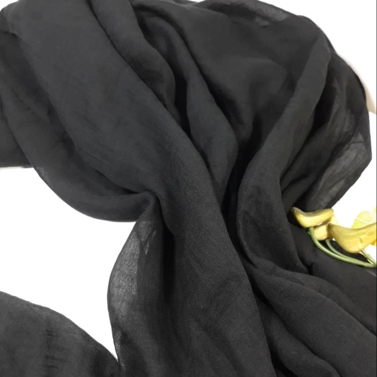 شال نخی سوپر گیاهی 3 متری مشکی و سفید طرح ساده ابعاد 80 در 250 سانتی متر