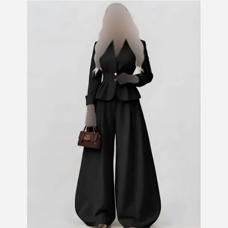 خرید کت شلوار زنانه مدل سارینا جنس سوپر مازراتی وارداتی درجه یک
