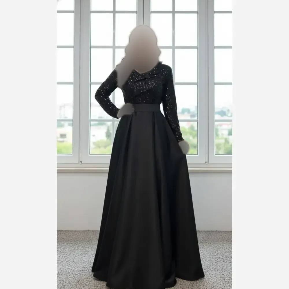 ماکسی مجلسی زنانه جنس پولک زارا و ساتن آمریکایی رنگ مشکی قد 155