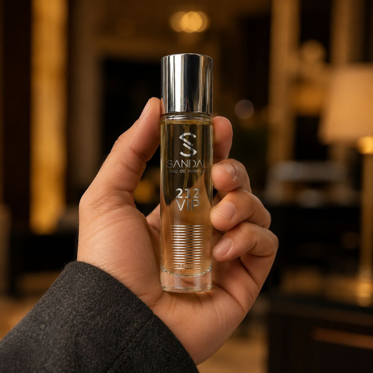 عطر جیبی مردانه صندل مدل 212VIP حجم 33 میلی لیتر