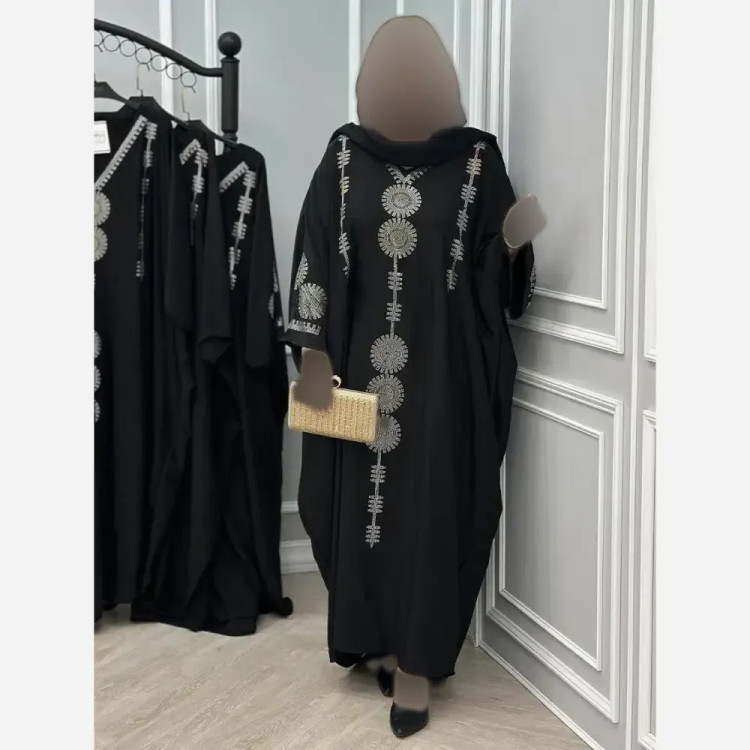 عبایی خلیجی مشکی جنس الیزه فری سایز 38 تا 52 با بند تنظیم سایز