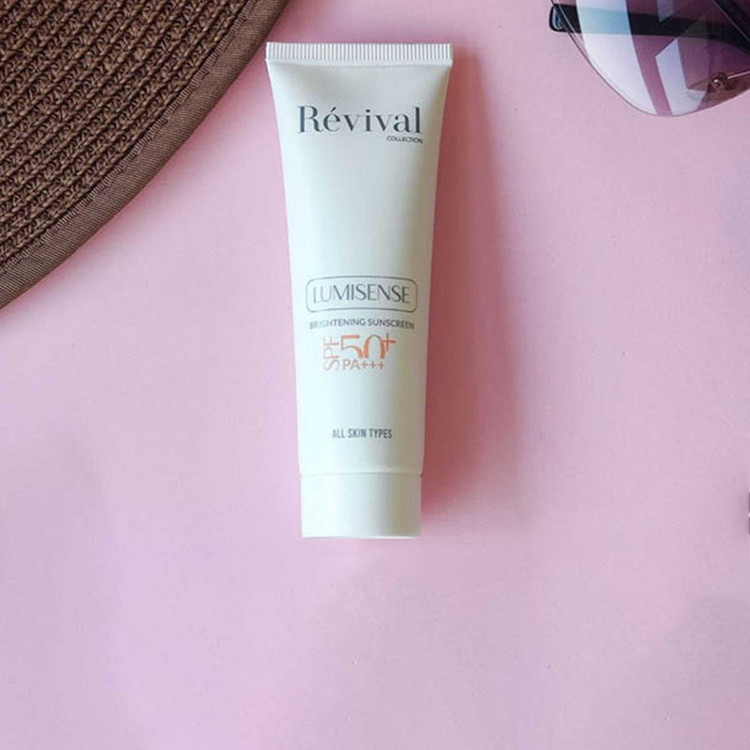 کرم ضدآفتاب بدون رنگ کلکسیون رویوال SPF50 مدل LUMISENSE مناسب برای انواع پوست، حجم 50 میلیلیتر