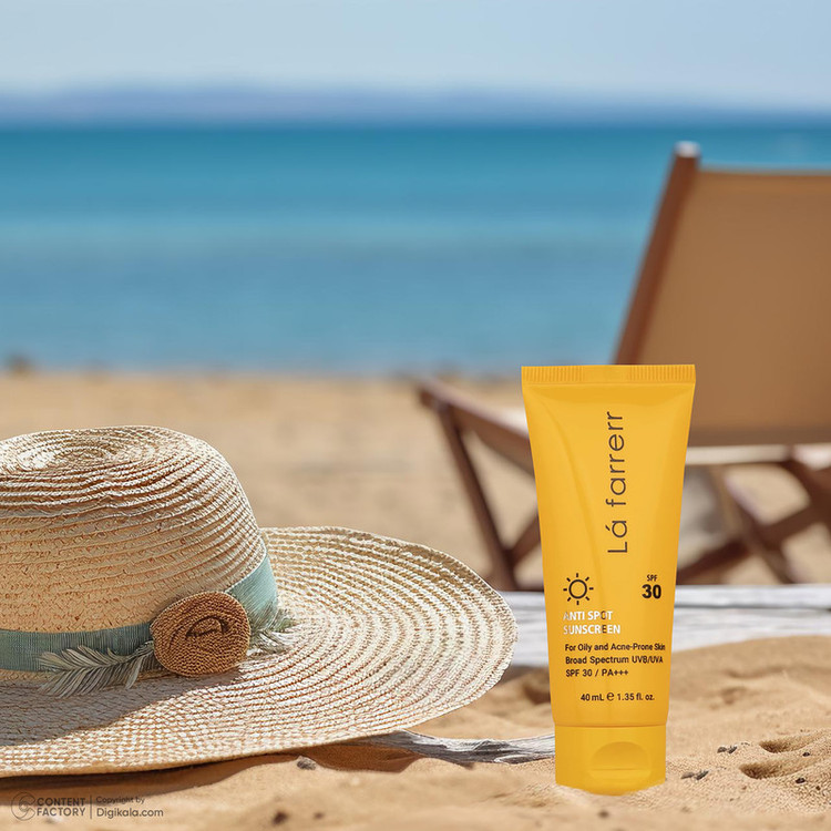 کرم ضدآفتاب و ضدلک بیرنگ لافارر مدل SPF30، مناسب پوستهای چرب، حجم 40 میلیلیتر