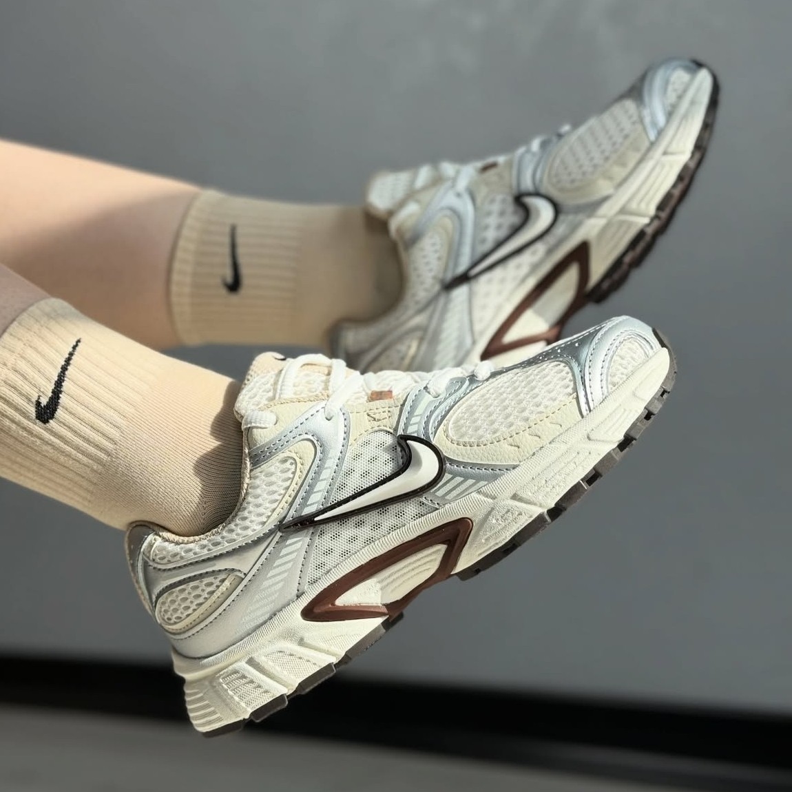 کفش نایک v5 (کیفیت بالا)