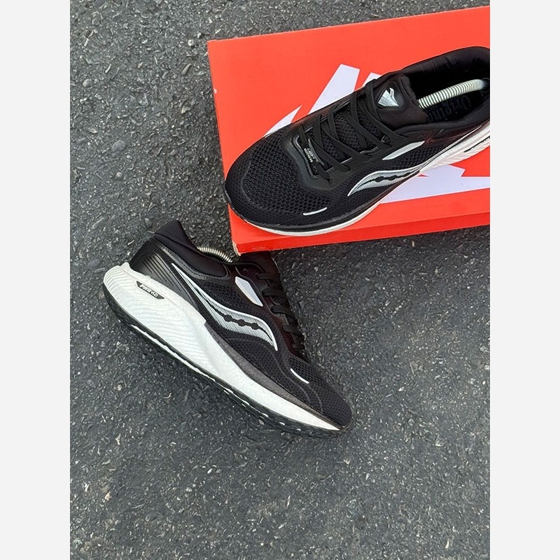کفش پیاده روی مردانه Saucony (کیفیتA+)