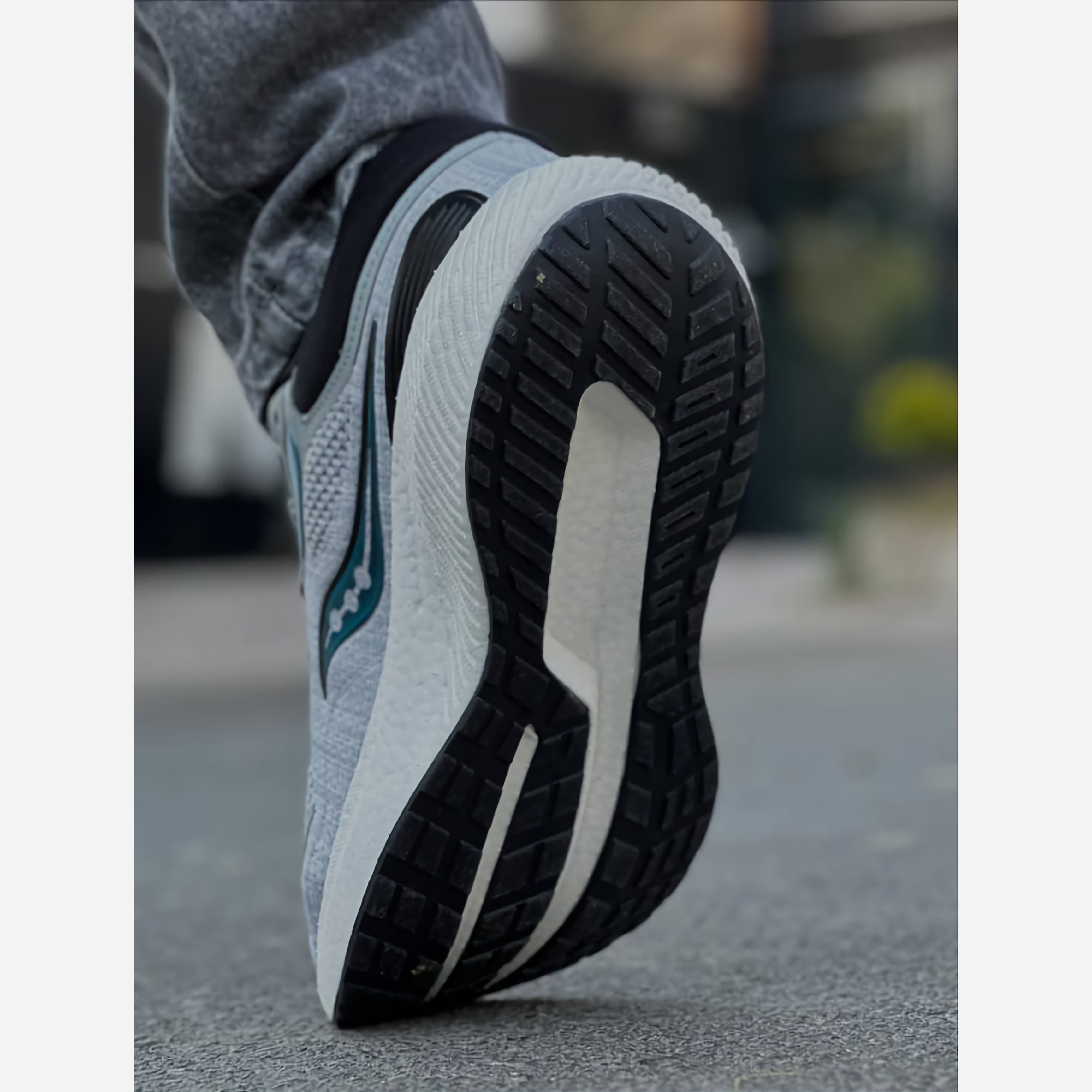 کتونی پیاده روی مردانه Saucony (کیفیت بالا)