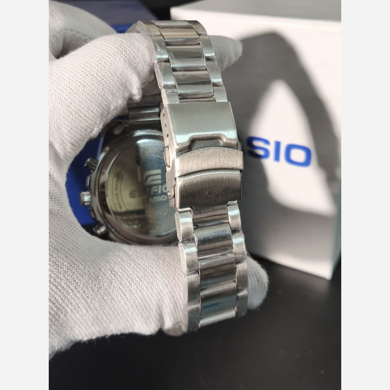 ساعت مچی مردانه کاسیو CASIO EDIFICE موتور ژاپنی صفحه سبز دور سفید