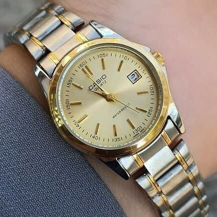 ساعت مچی زنانه کاسیو CASIO موتور ژاپنی صفحه طلایی + جعبه