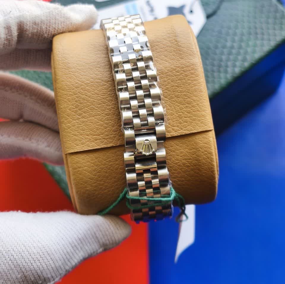 ساعت مچی زنانه رولکس ROLEX نقره ای سفید درجه یک