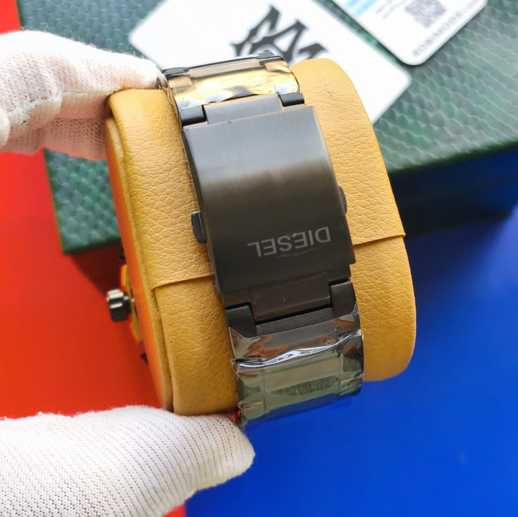 ساعت مچی مردانه کرنوگراف دیزل شاخدار DIESEL موتور ژاپن مشکی سفید
